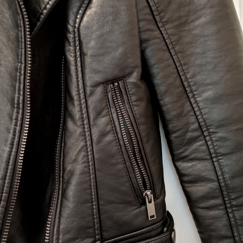 NEVER WORN Guess XS Small faux leather jacket - Picture 2 of 5